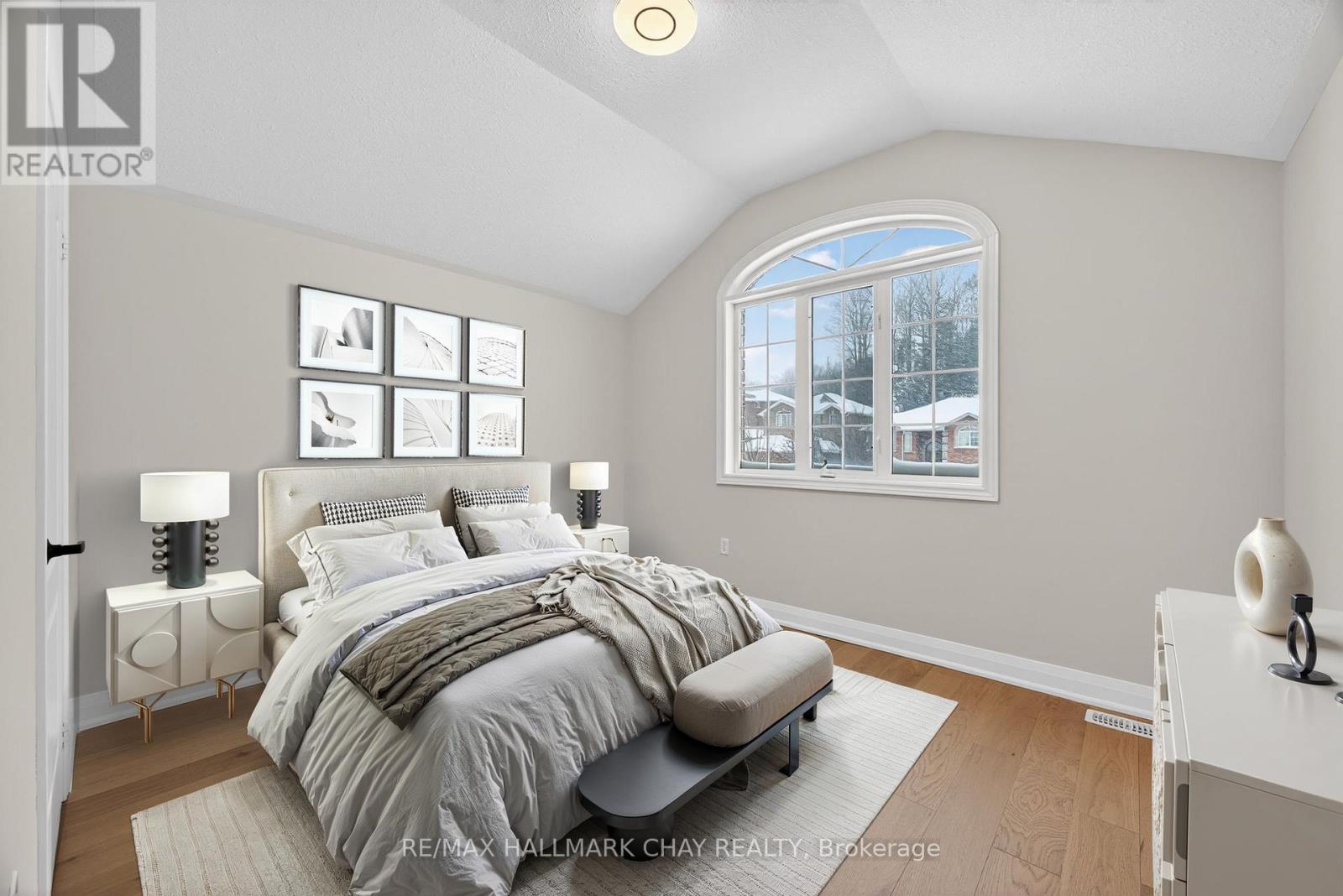 32 Bloom Crescent, Barrie (Ardagh), Ontario  L4N 0S8 - Photo 15 - S12709618