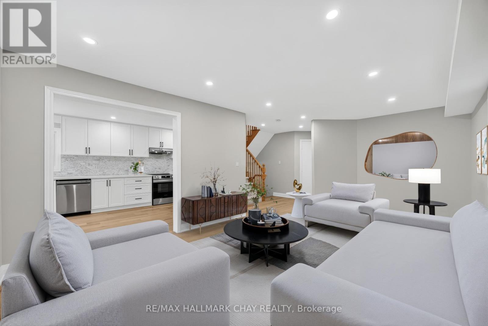 32 Bloom Crescent, Barrie (Ardagh), Ontario  L4N 0S8 - Photo 6 - S12709618