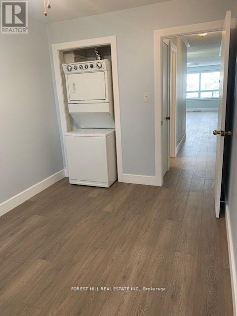 30 Bernick Drive, Barrie (Grove East), Ontario  L4M 5J5 - Photo 7 - S12709660