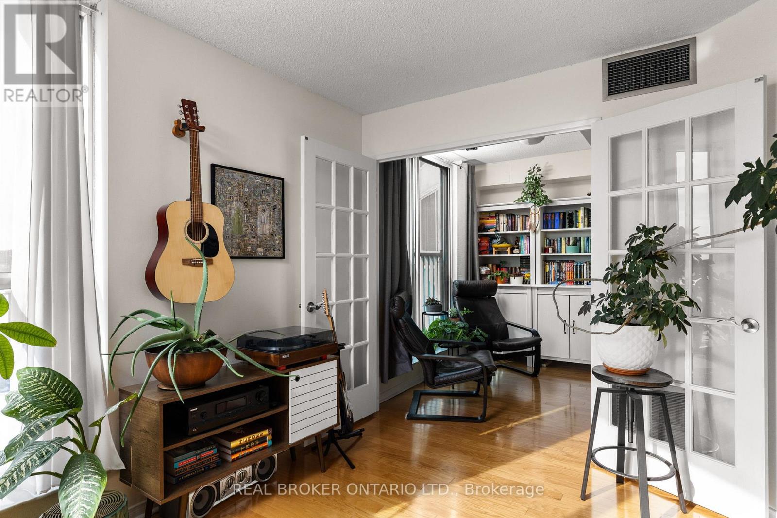 504 - 140 Dunlop Street E, Barrie, Ontario  L4M 6H9 - Photo 12 - S12709672