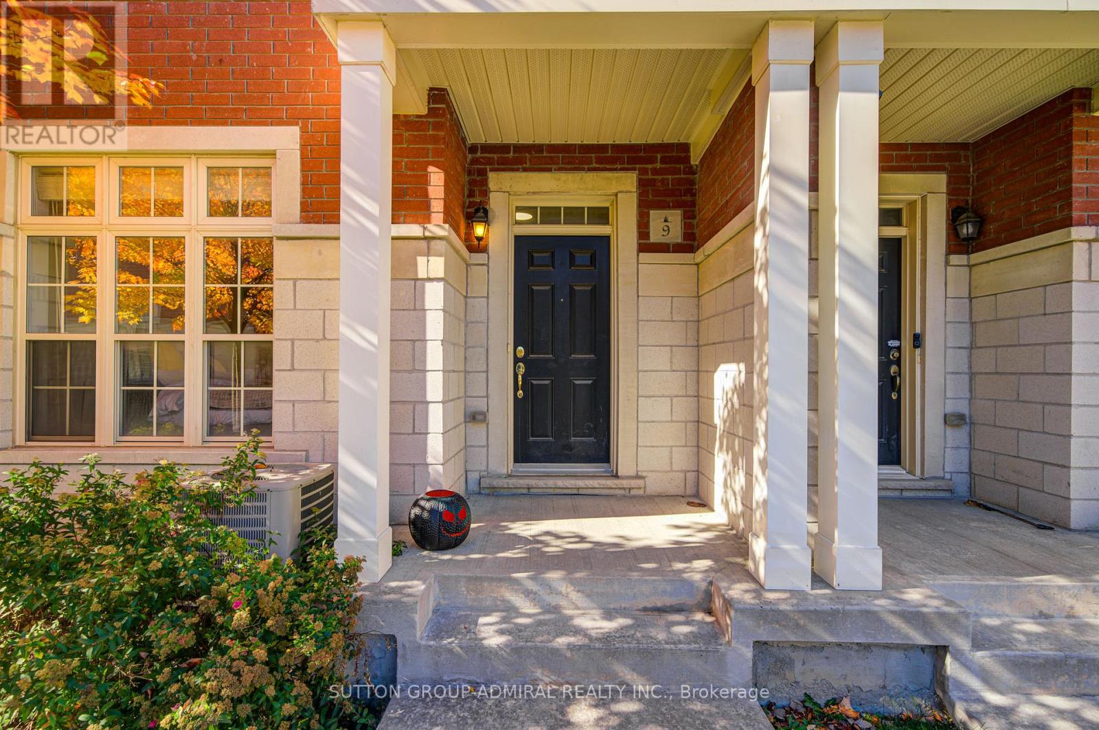 9 VANDAAM LANE, Markham, Ontario