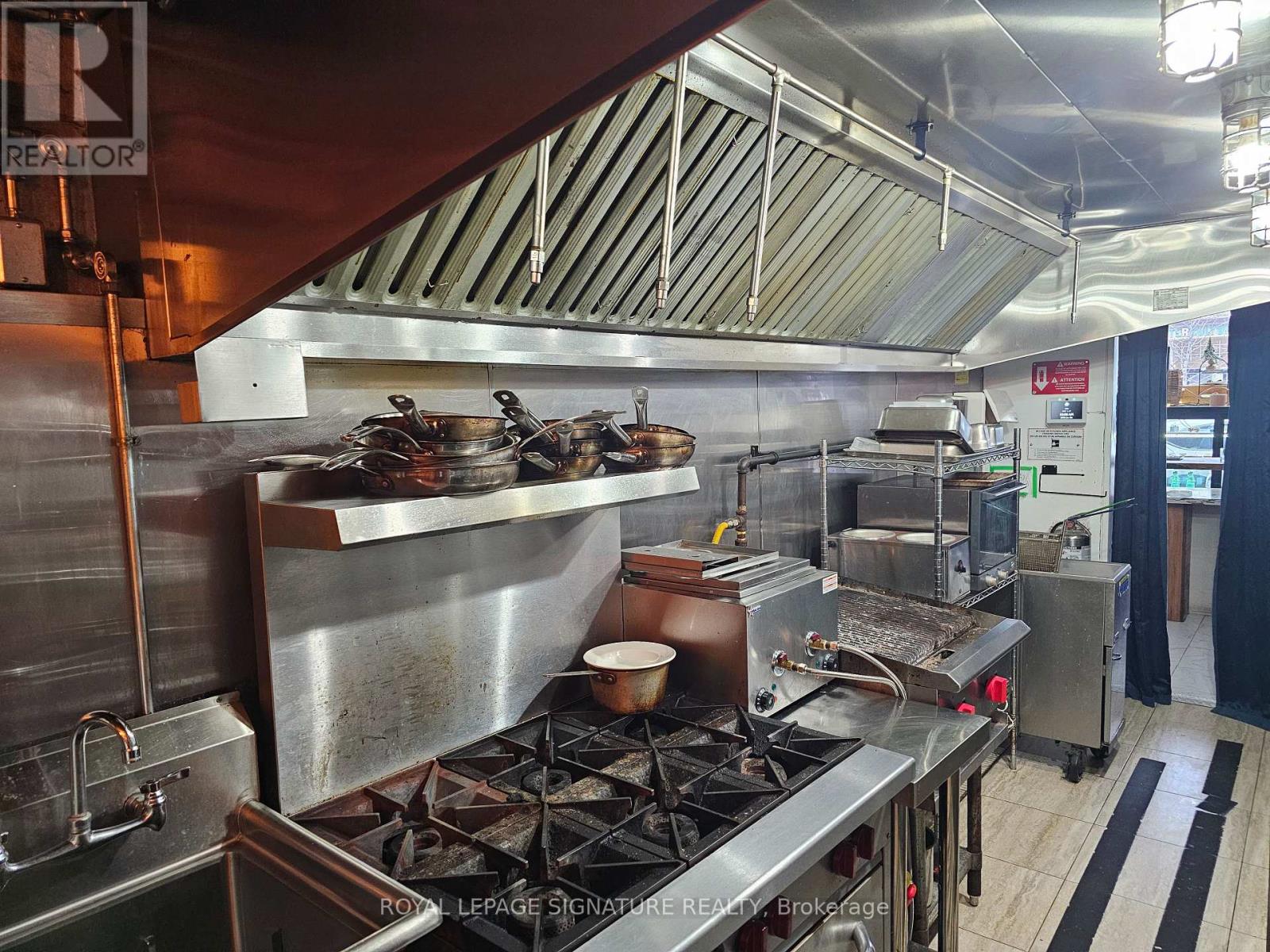 1316 Queen Street W, Toronto, Ontario  M6K 1L4 - Photo 3 - W12709546