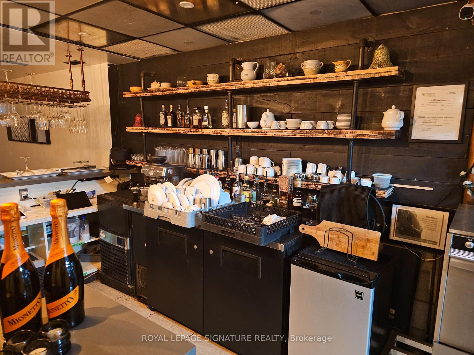 1316 Queen Street W, Toronto, Ontario  M6K 1L4 - Photo 6 - W12709546