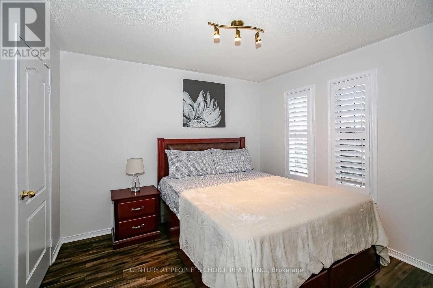 25 Dunure Crescent, Brampton, Ontario  L7A 2Y5 - Photo 10 - W12709594