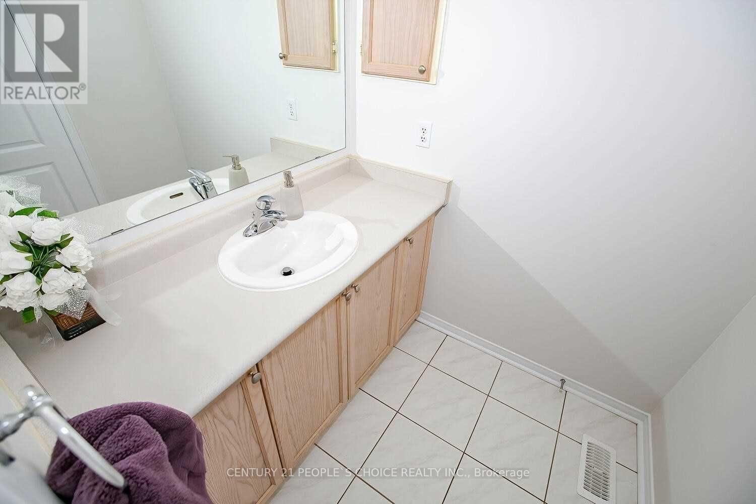 25 Dunure Crescent, Brampton, Ontario  L7A 2Y5 - Photo 12 - W12709594