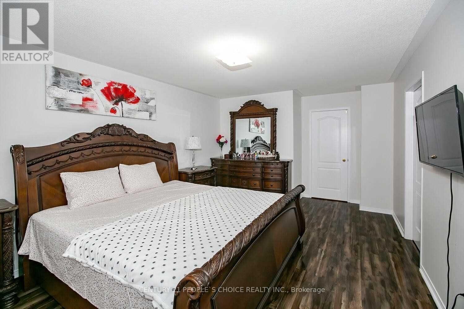 25 Dunure Crescent, Brampton, Ontario  L7A 2Y5 - Photo 7 - W12709594