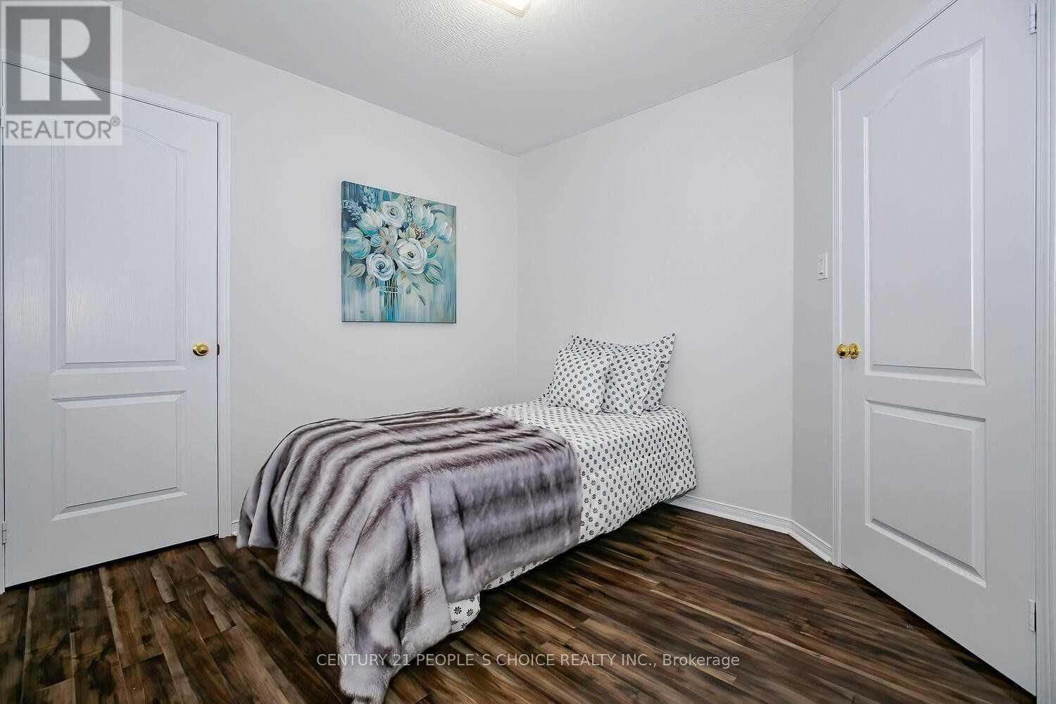 25 Dunure Crescent, Brampton, Ontario  L7A 2Y5 - Photo 9 - W12709594