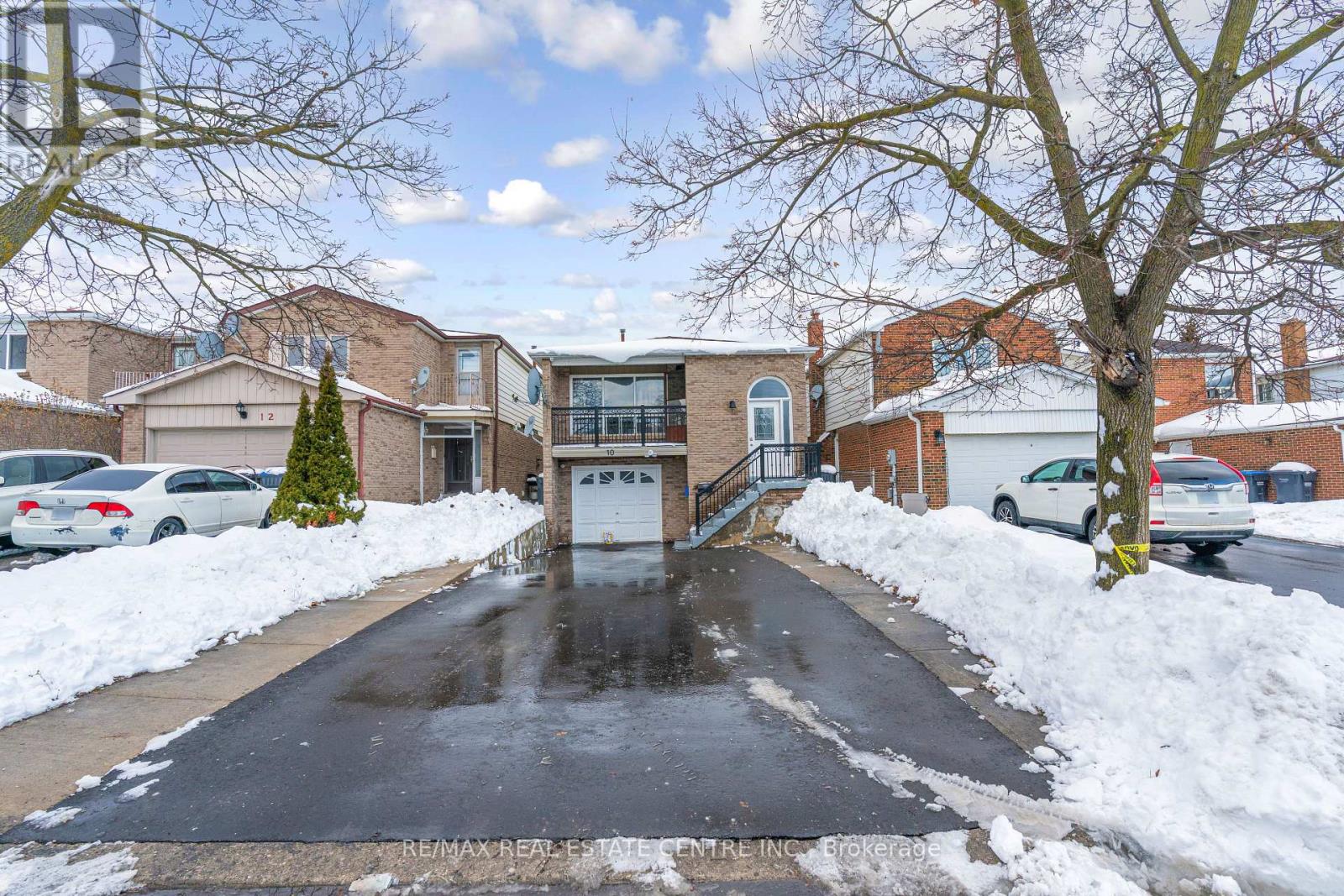10 PICKARD LANE, Brampton, Ontario