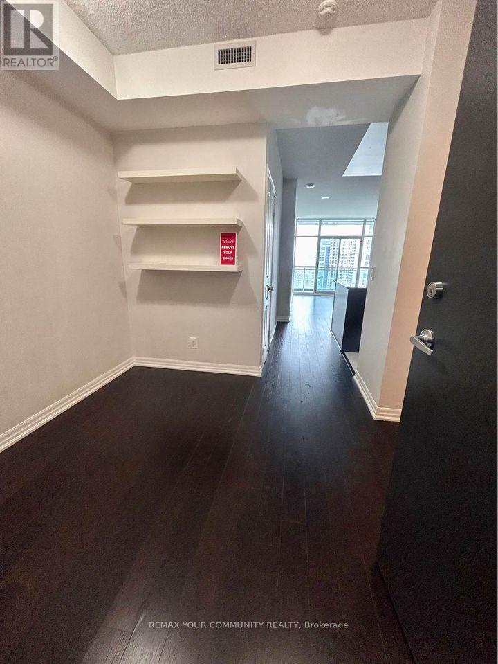 2511 - 223 Webb Drive, Mississauga, Ontario  L5B 0E8 - Photo 6 - W12709600