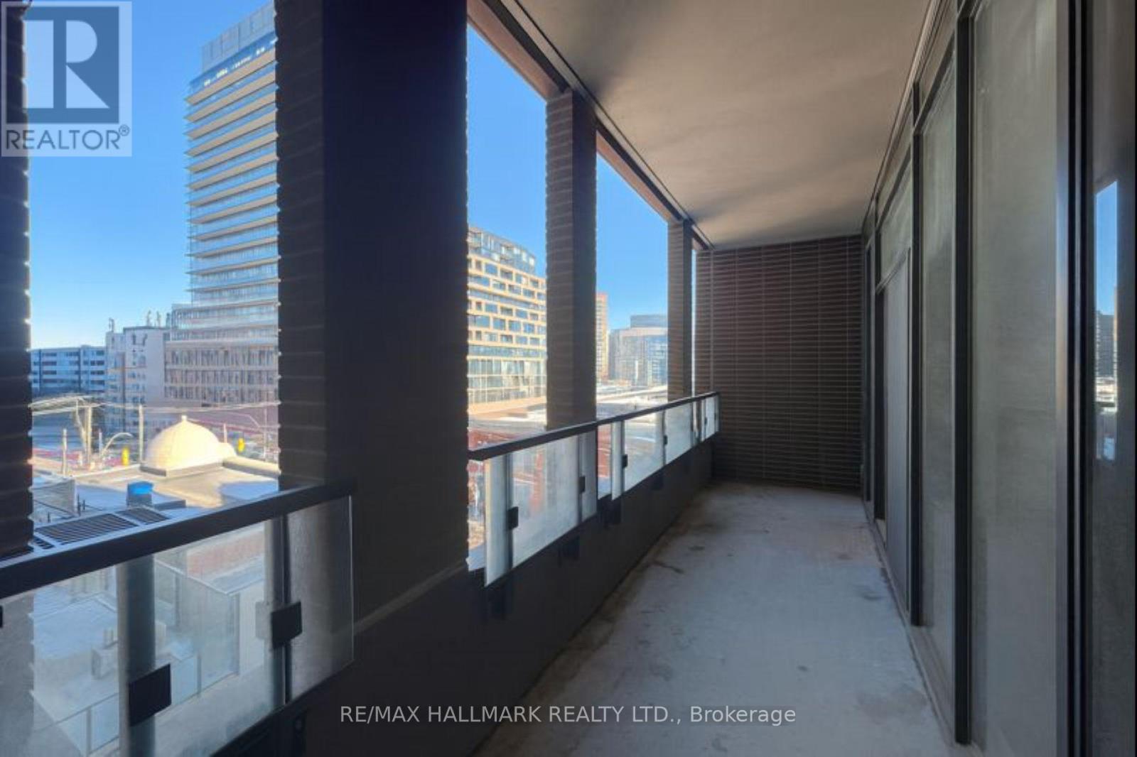 402 - 270 Dufferin Street, Toronto, Ontario  M6K 0H8 - Photo 13 - W12709668