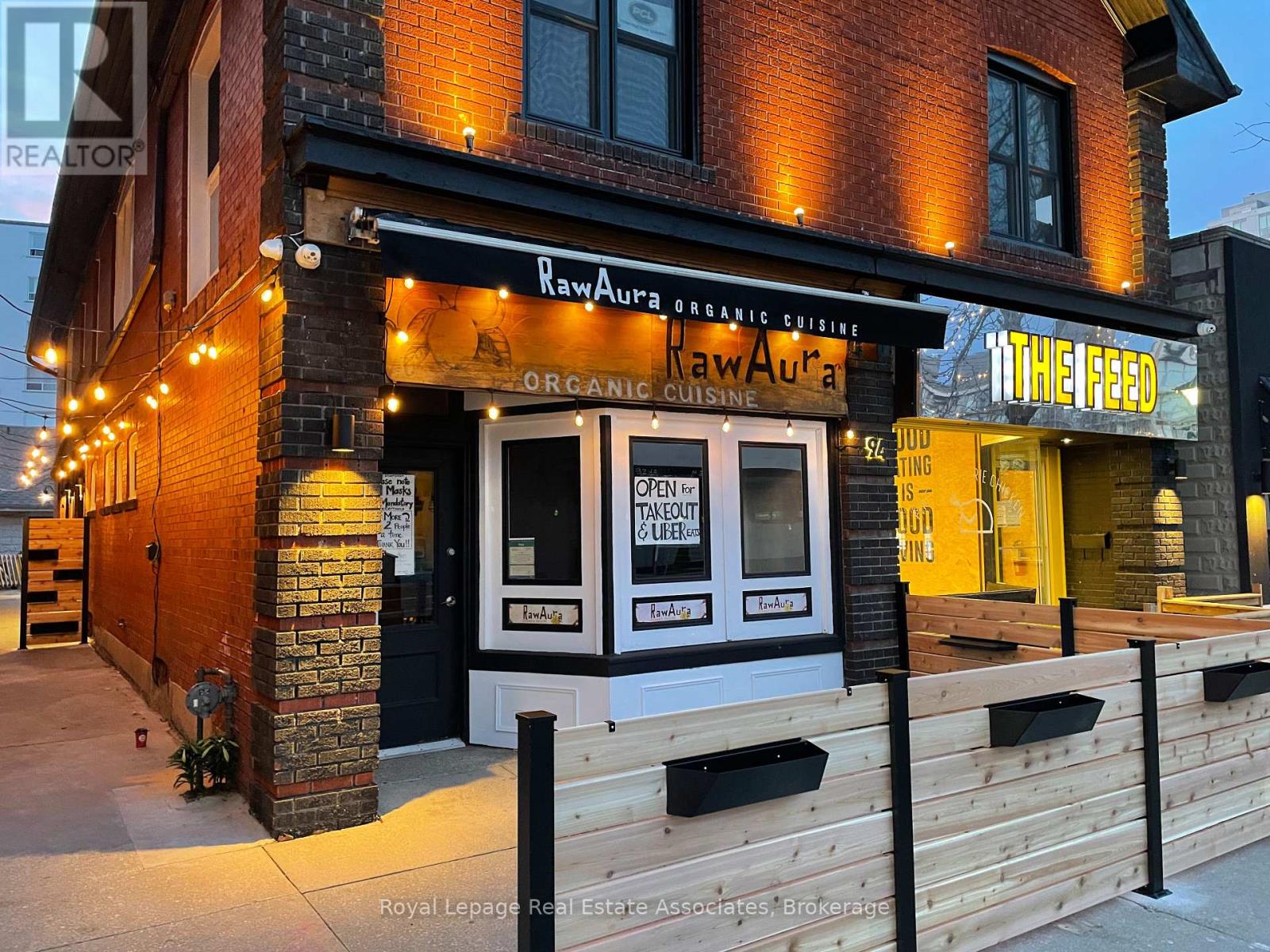 206 - 94 Lakeshore Road E, Mississauga, Ontario  L5G 1E3 - Photo 1 - W12709678