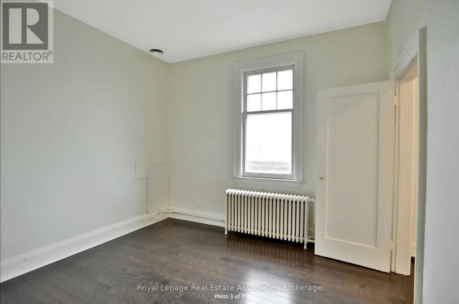 206 - 94 Lakeshore Road E, Mississauga, Ontario  L5G 1E3 - Photo 6 - W12709678