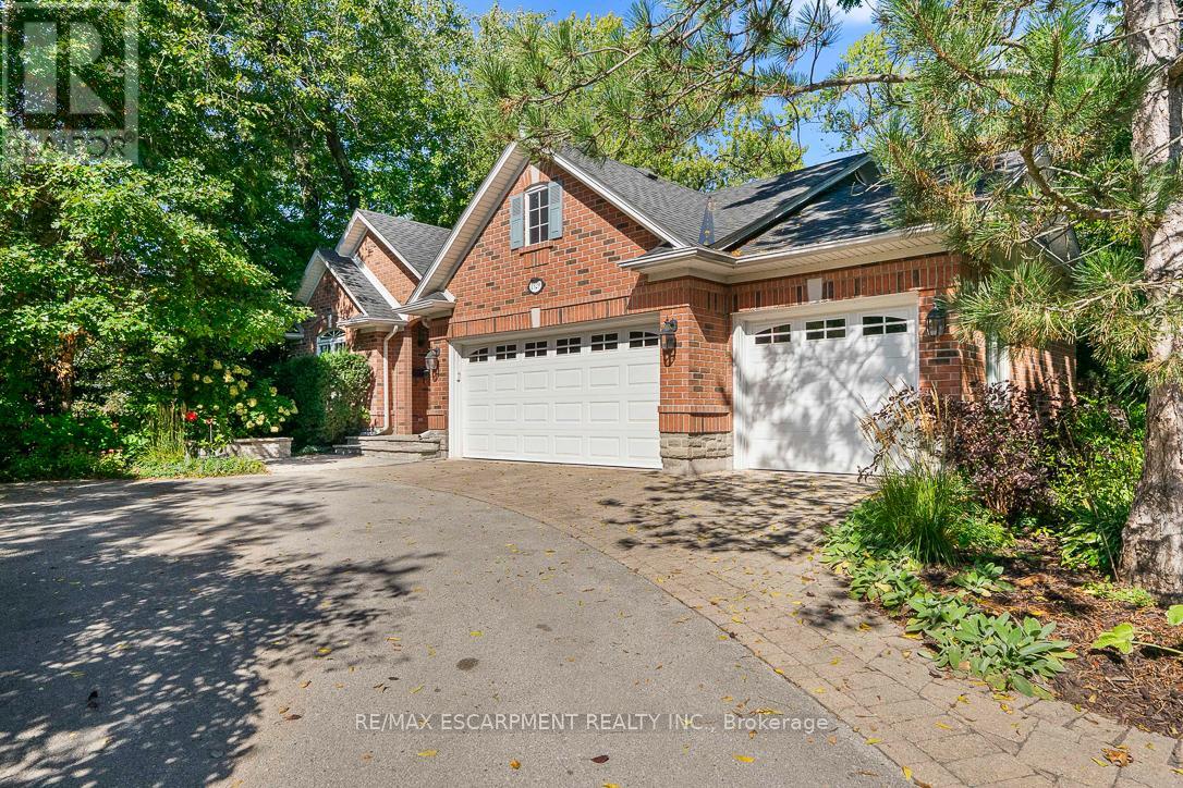 1329 Clarkson Road N, Mississauga, Ontario  L5J 2W6 - Photo 2 - W12709688