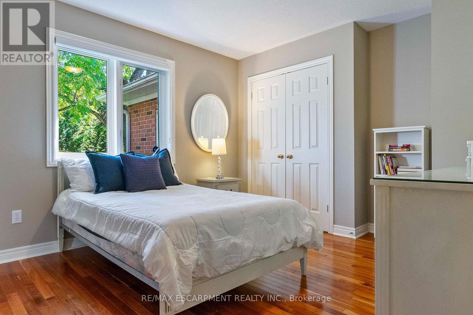 1329 Clarkson Road N, Mississauga, Ontario  L5J 2W6 - Photo 24 - W12709688