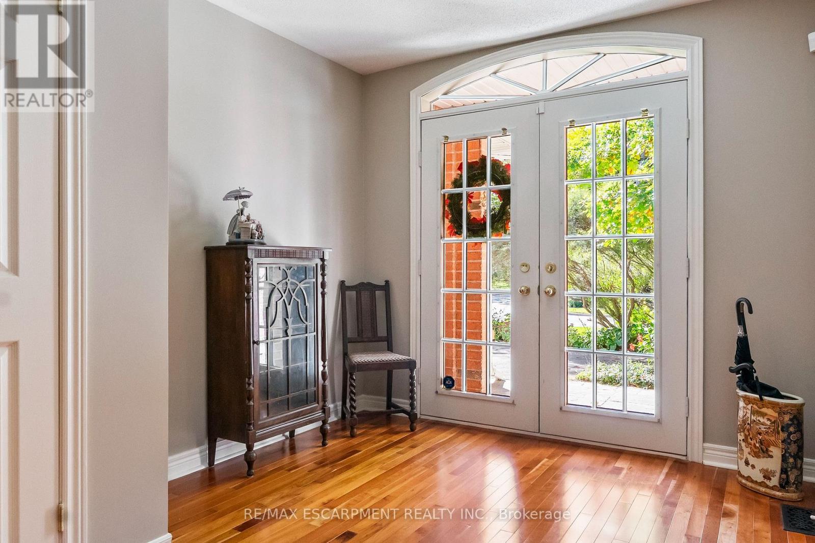 1329 Clarkson Road N, Mississauga, Ontario  L5J 2W6 - Photo 5 - W12709688