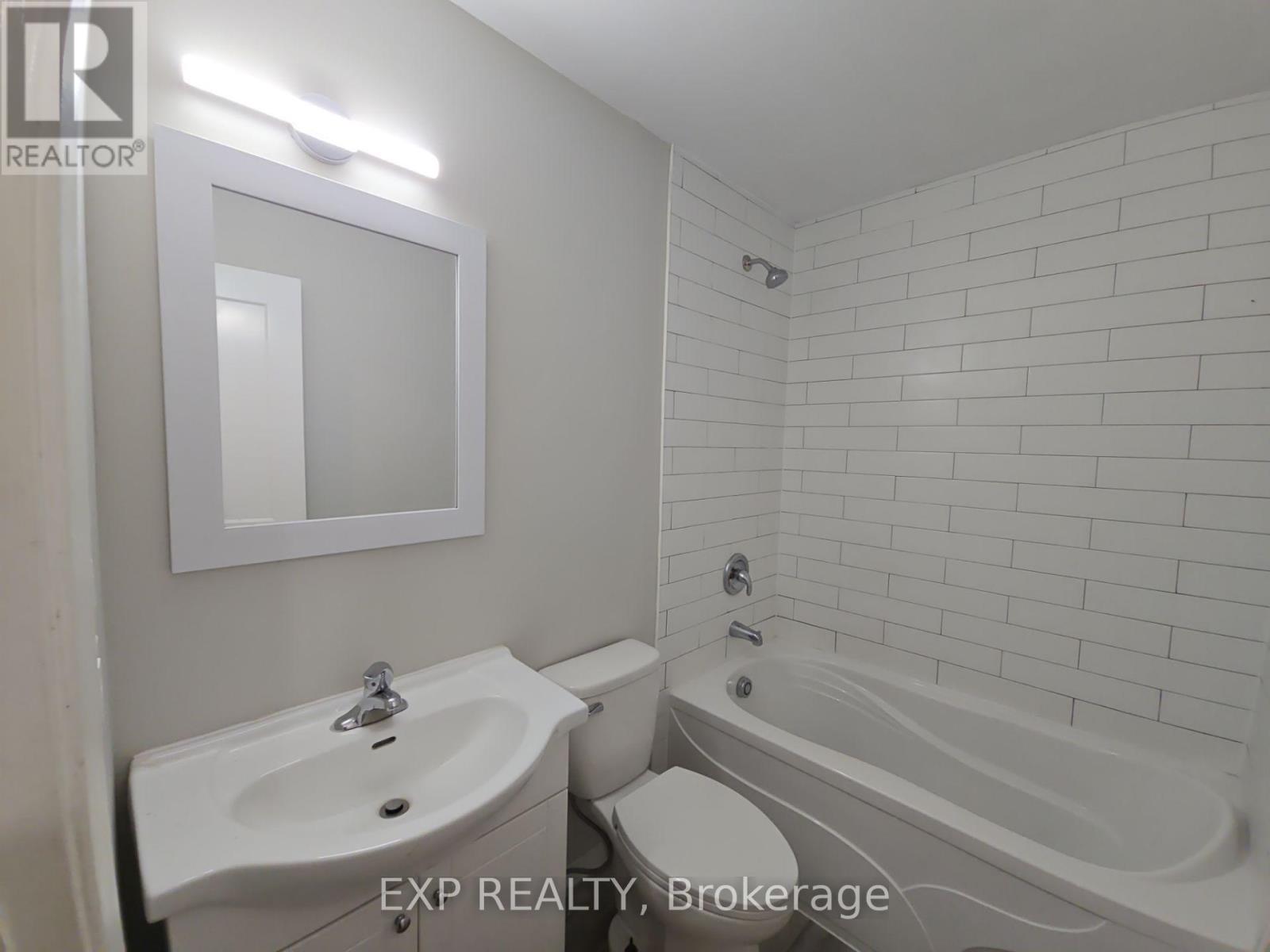 Main Level - 89 Wellington Street E, Brampton, Ontario  L6W 1Y6 - Photo 4 - W12486593