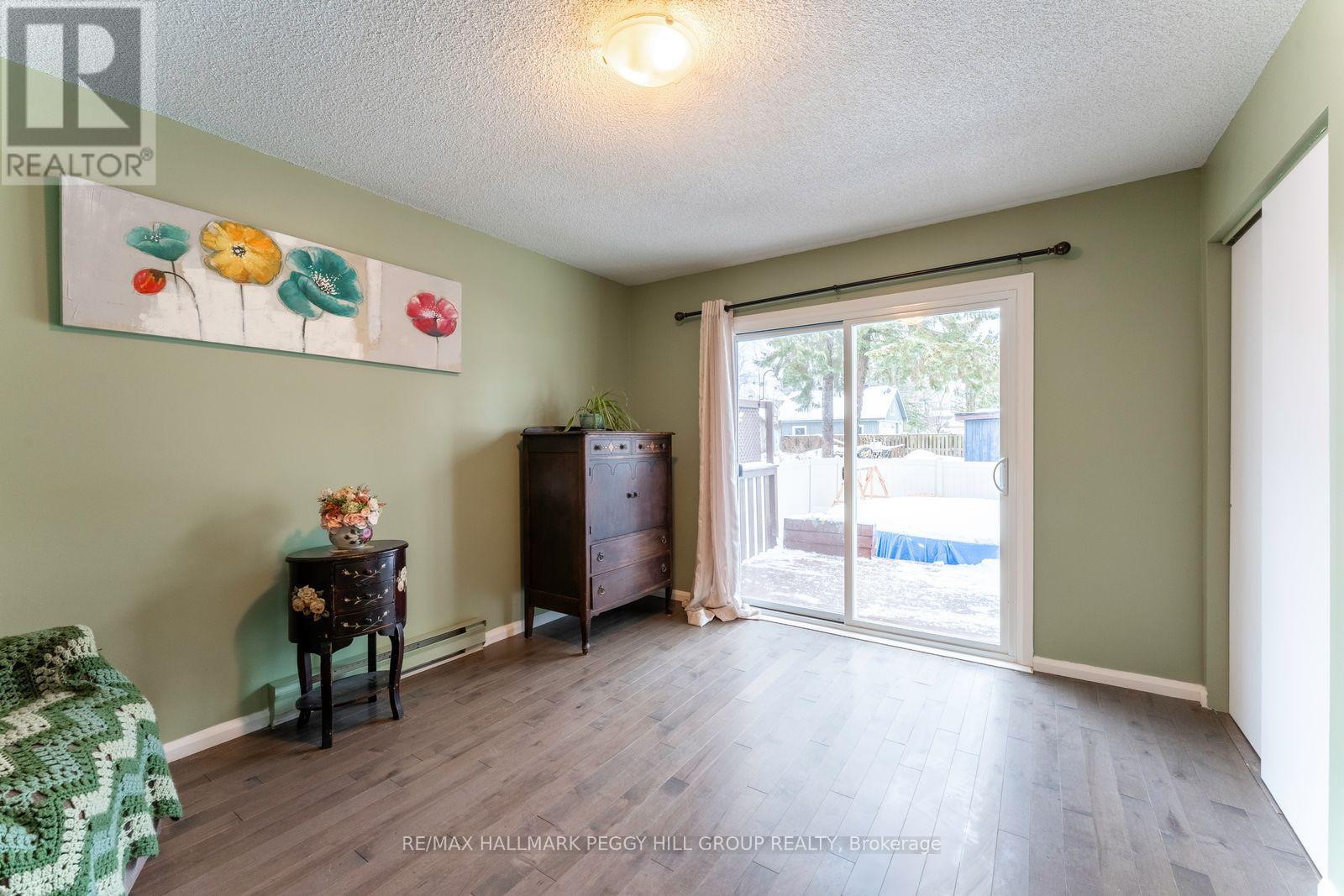 112 Borland Street E, Orillia, Ontario  L3V 2B7 - Photo 7 - S12655942