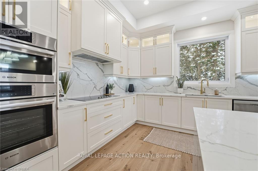 3 Kings Lane, Brant, Ontario  N0E 1R0 - Photo 9 - X12709544