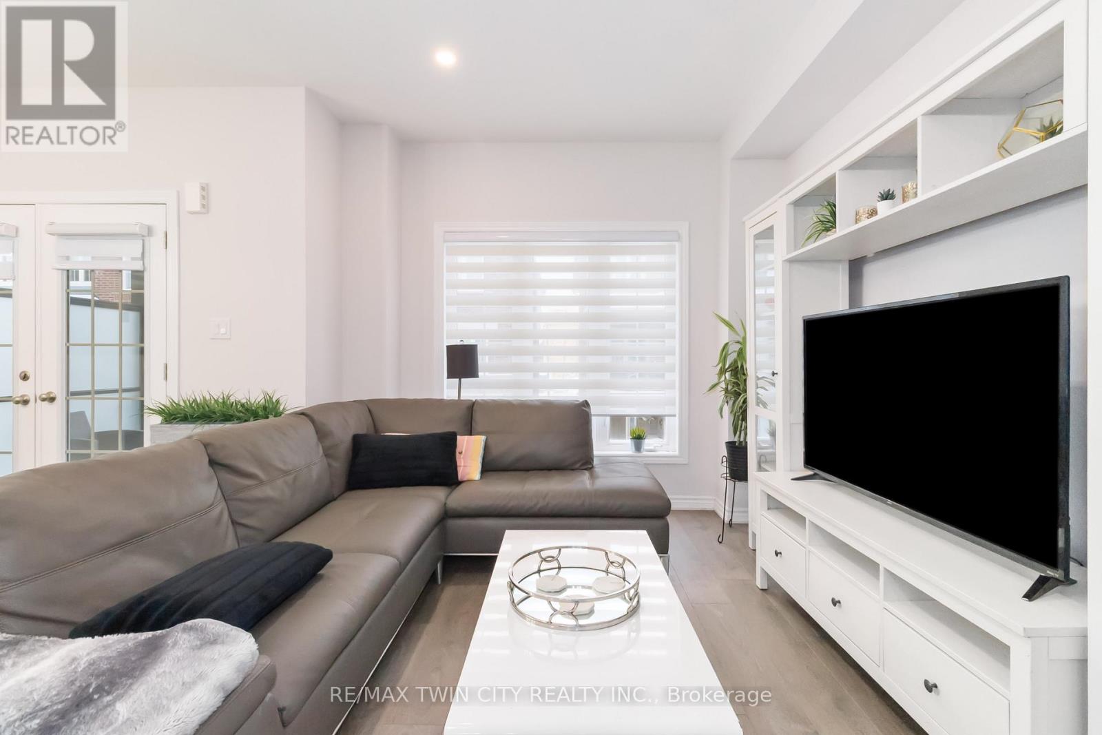 150 - 677 Park Road N, Brantford, Ontario  N3R 0C2 - Photo 10 - X12709638