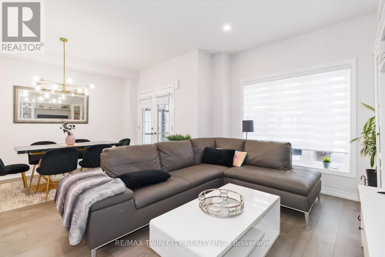 150 - 677 Park Road N, Brantford, Ontario  N3R 0C2 - Photo 11 - X12709638