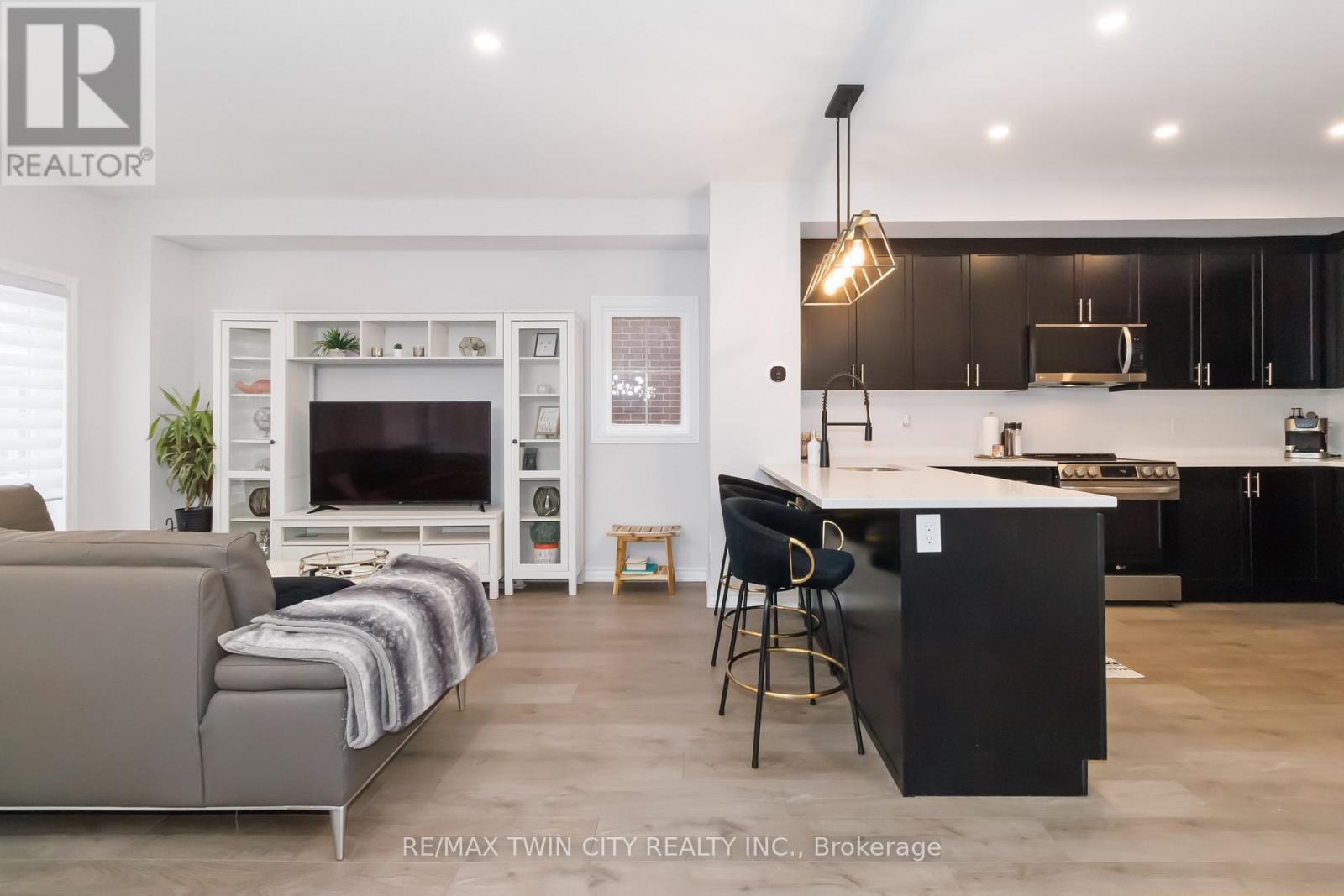 150 - 677 Park Road N, Brantford, Ontario  N3R 0C2 - Photo 15 - X12709638