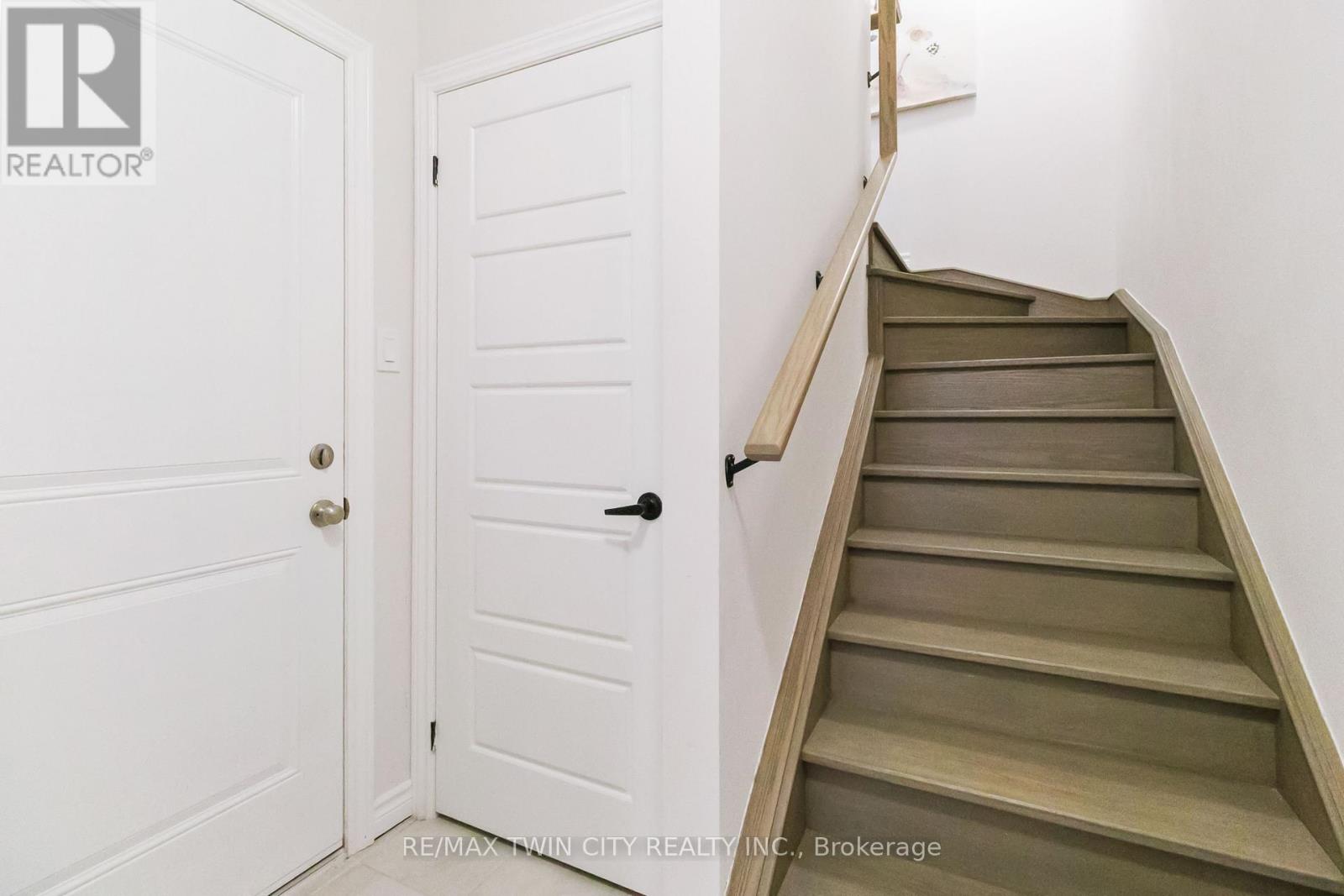 150 - 677 Park Road N, Brantford, Ontario  N3R 0C2 - Photo 6 - X12709638