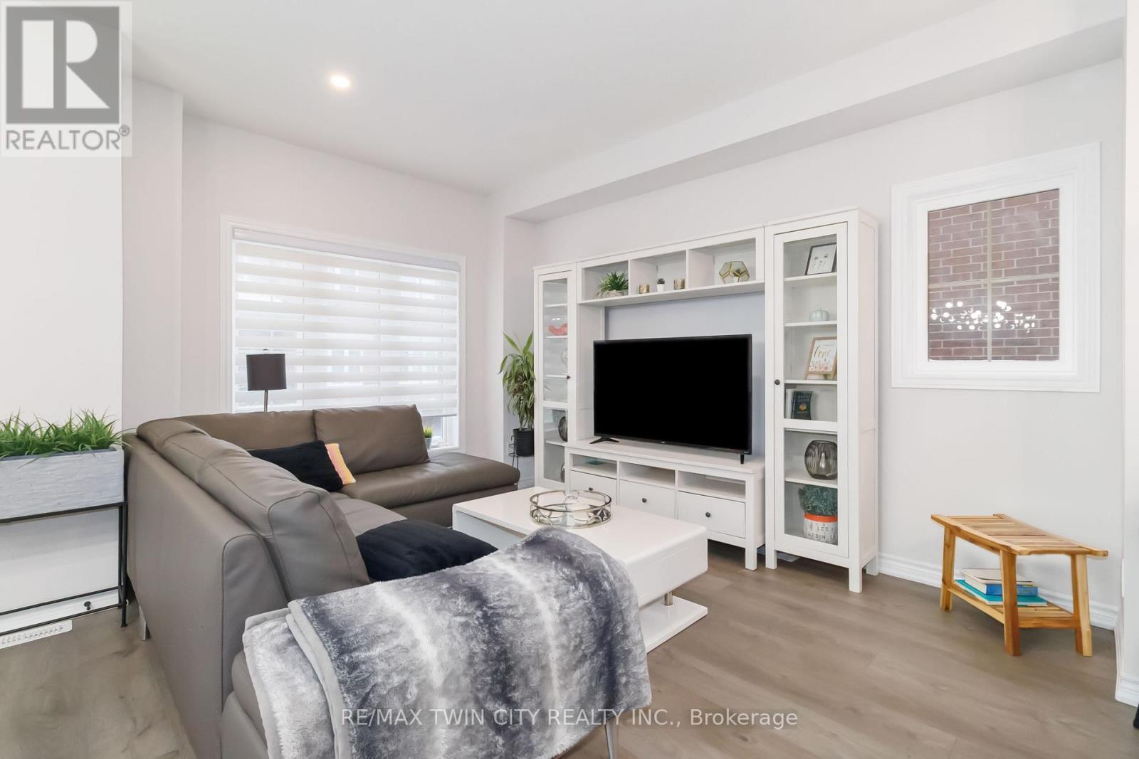 150 - 677 Park Road N, Brantford, Ontario  N3R 0C2 - Photo 9 - X12709638