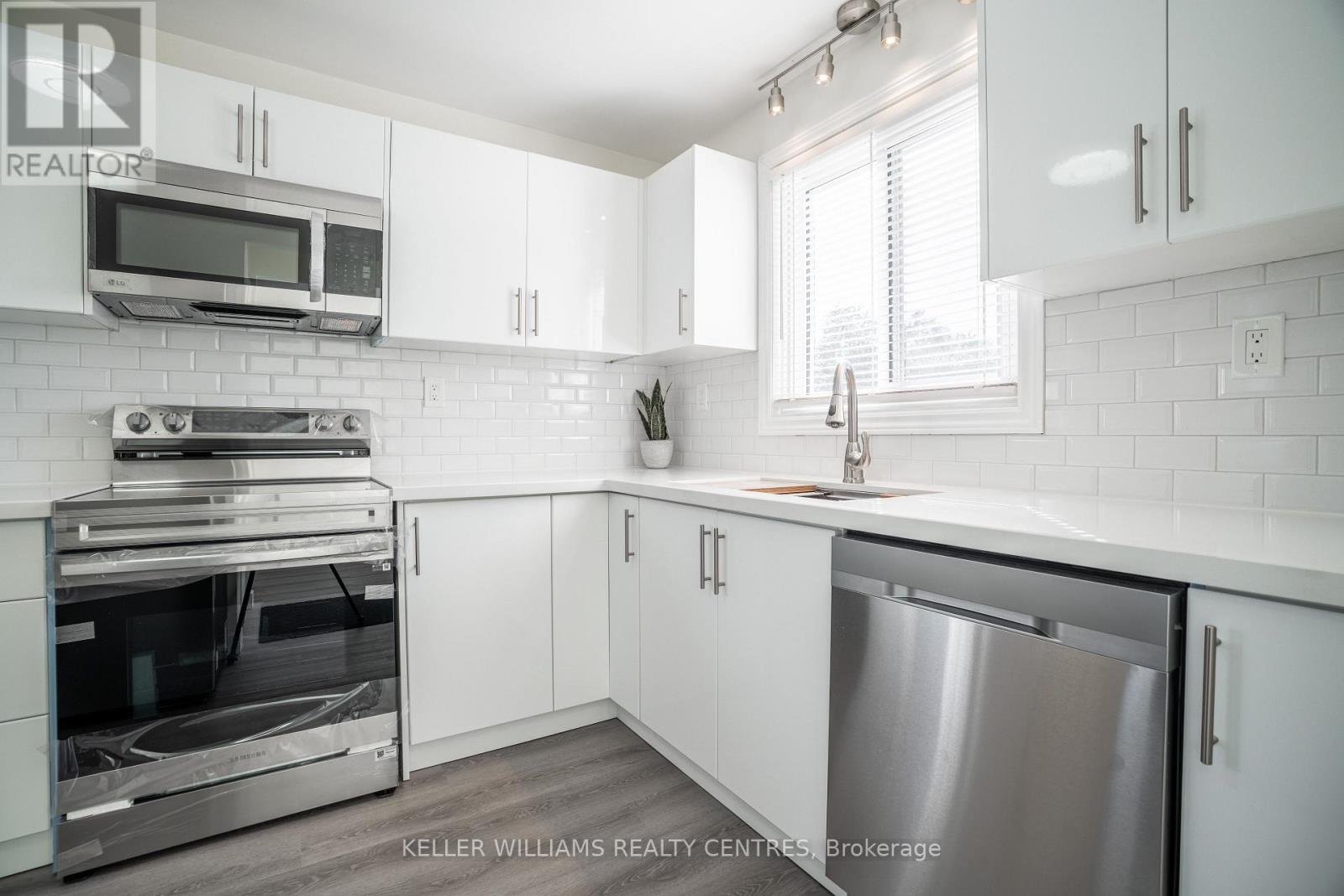 6131 VALLEY WAY, Niagara Falls, Ontario