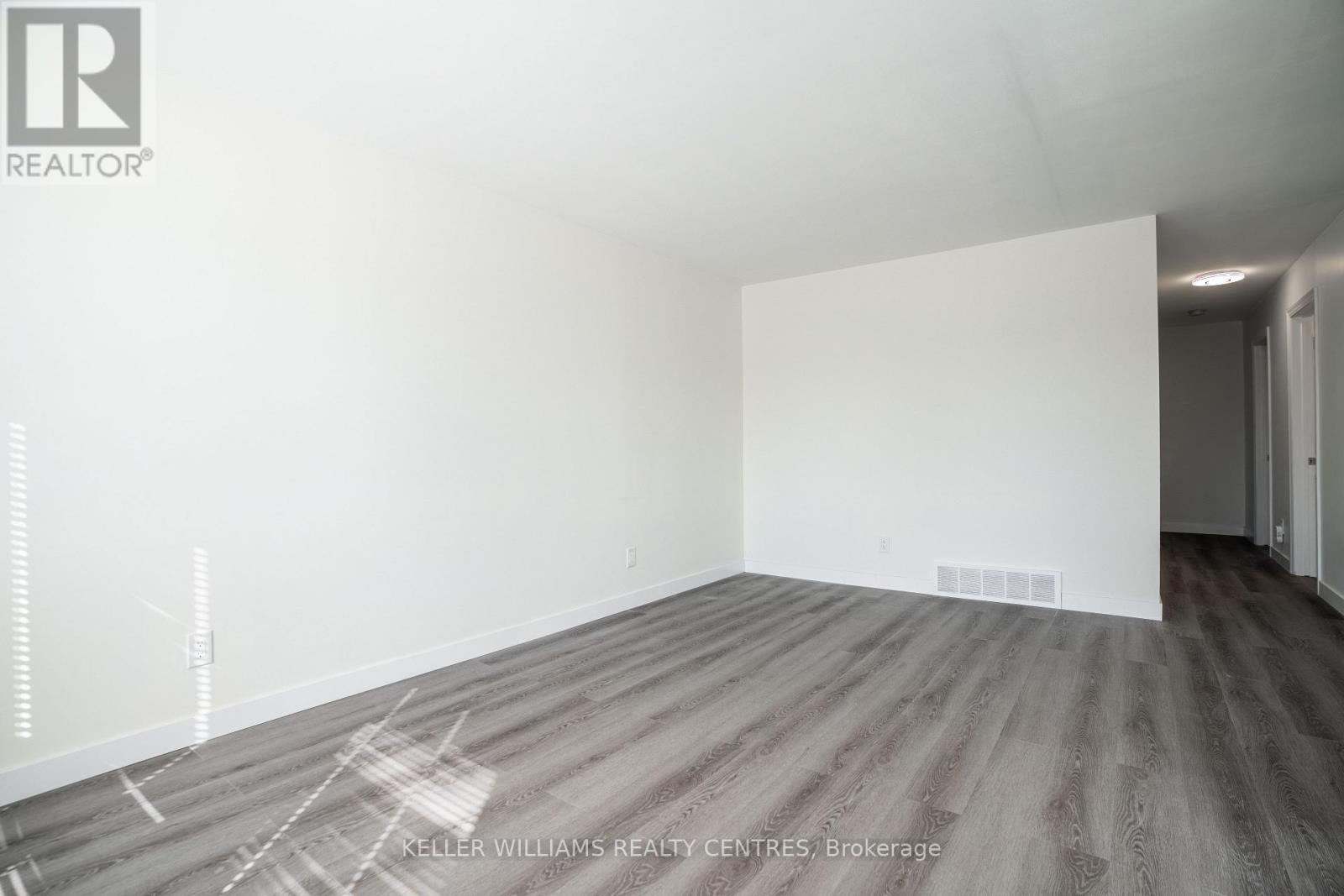 6131 Valley Way, Niagara Falls, Ontario  L2E 1X9 - Photo 7 - X12709664