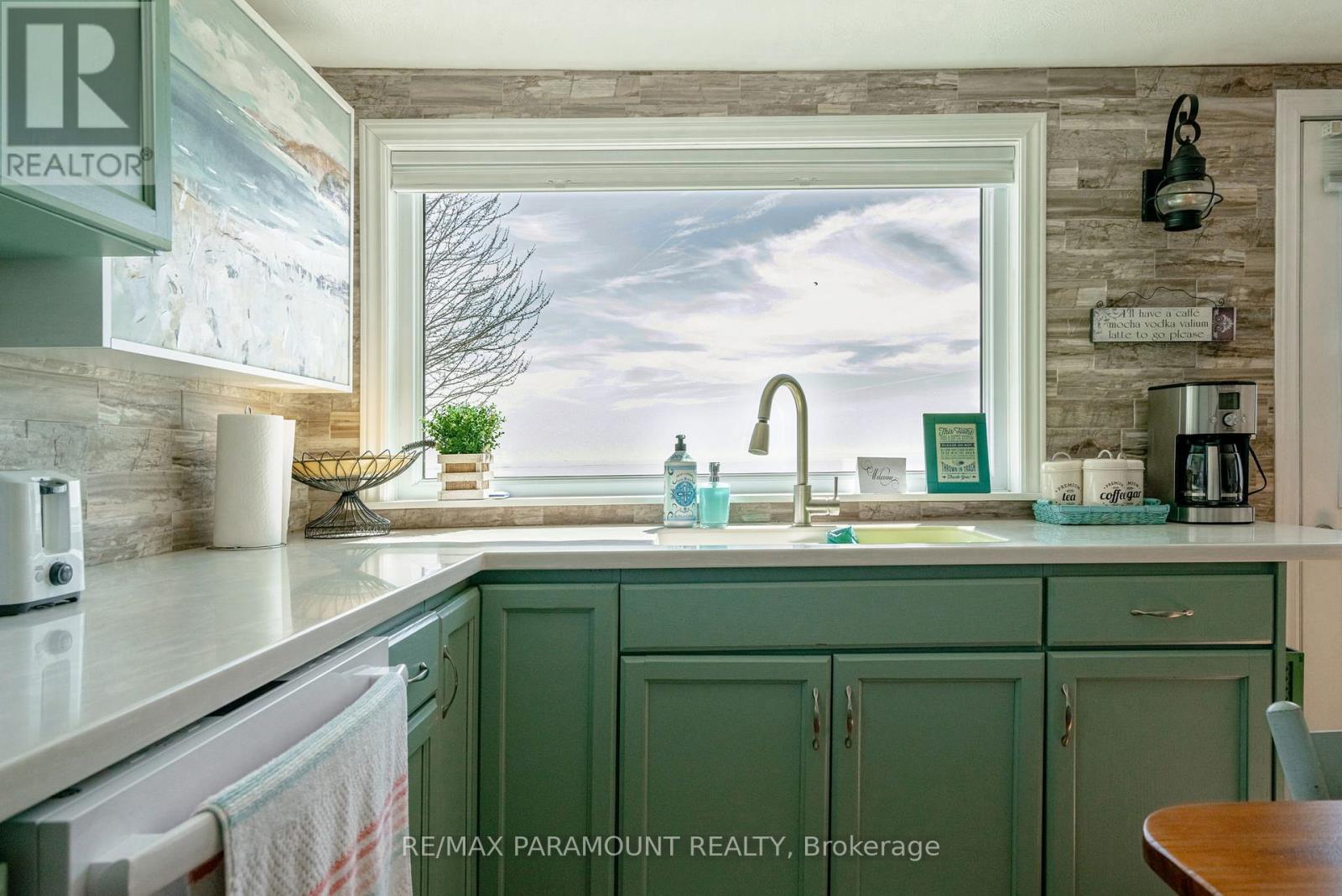 24 Pulley Road, Leamington, Ontario  N0P 2P0 - Photo 10 - X12709750