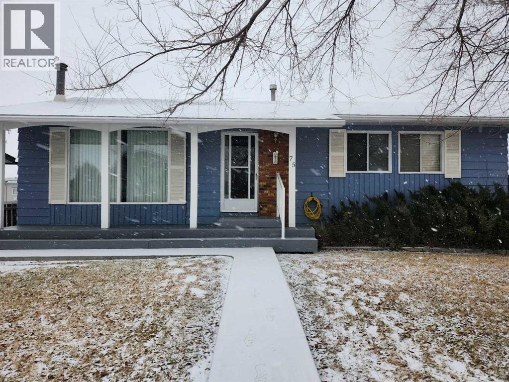 75 Hunts Crescent, Drumheller, Alberta  T0J 0Y6 - Photo 2 - A2275940