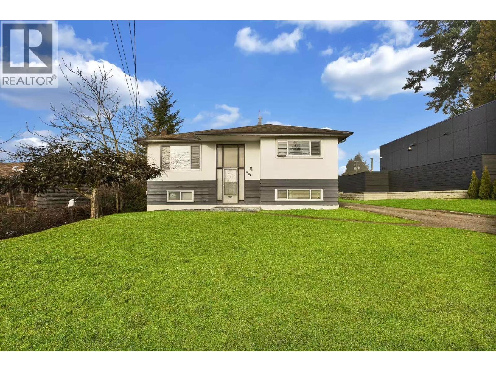 607 ALDERSON AVENUE, Coquitlam, British Columbia