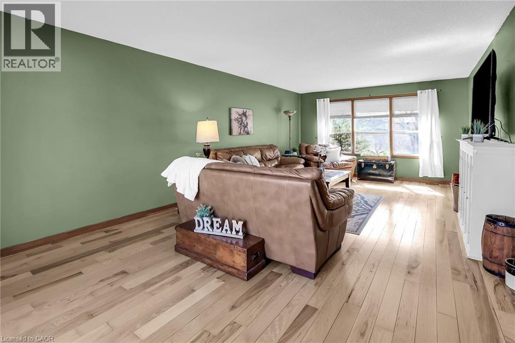 5001 Hillside Drive, Beamsville, Ontario  L3J 0L1 - Photo 6 - 40694432