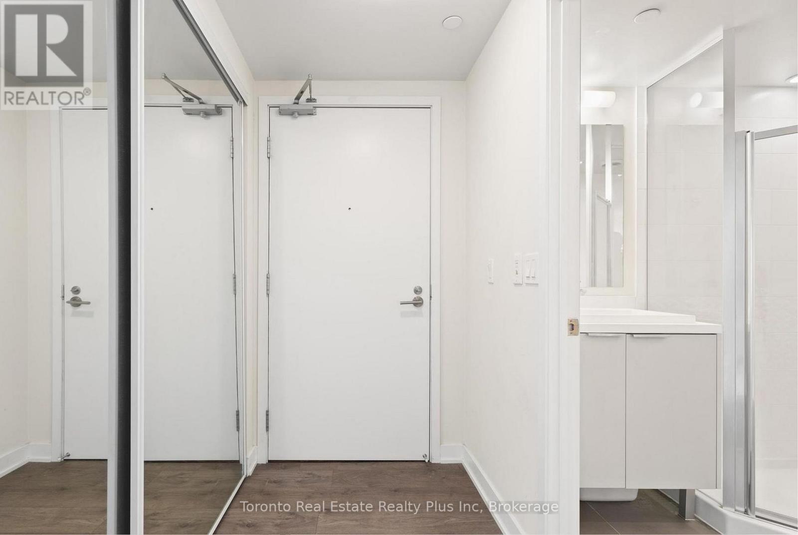 1705 - 2 Sonic Way, Toronto, Ontario  M3C 0P2 - Photo 17 - C12702040