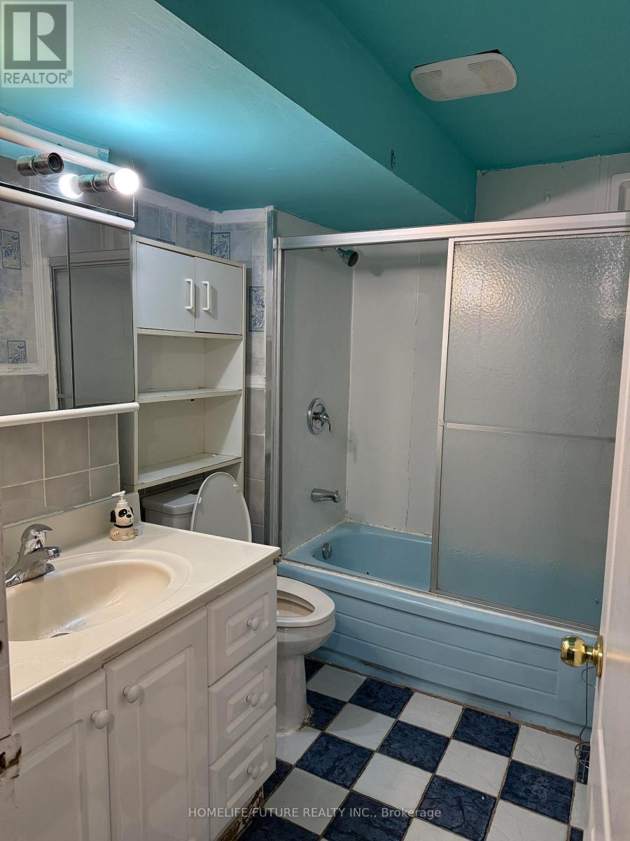 Bsmt - 127 Chillery Avenue, Toronto, Ontario  M1K 4T5 - Photo 6 - E12642944