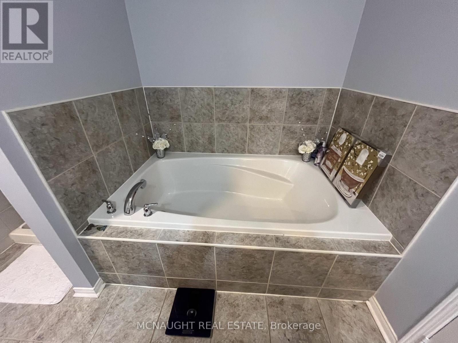 117 Crown Victoria Drive, Brampton, Ontario  L7A 3X9 - Photo 17 - W12707042