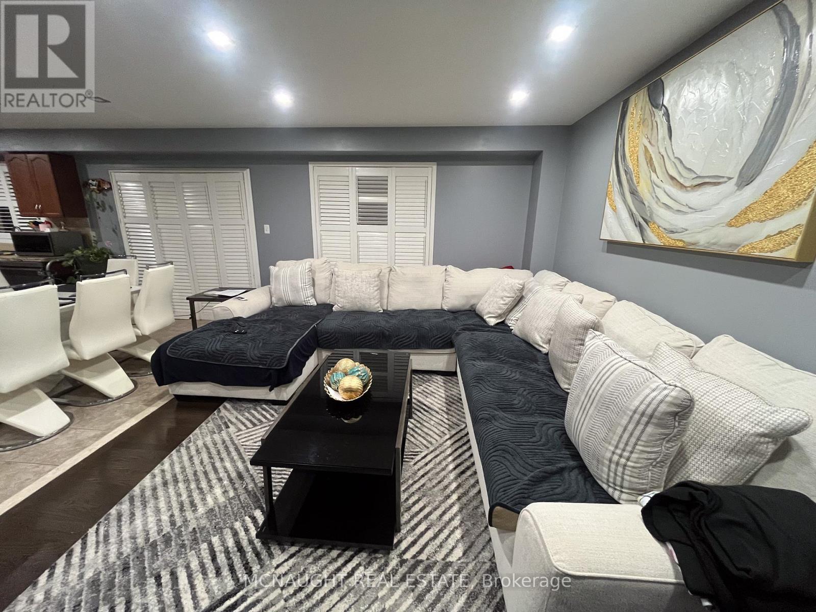 117 Crown Victoria Drive, Brampton, Ontario  L7A 3X9 - Photo 10 - W12707042