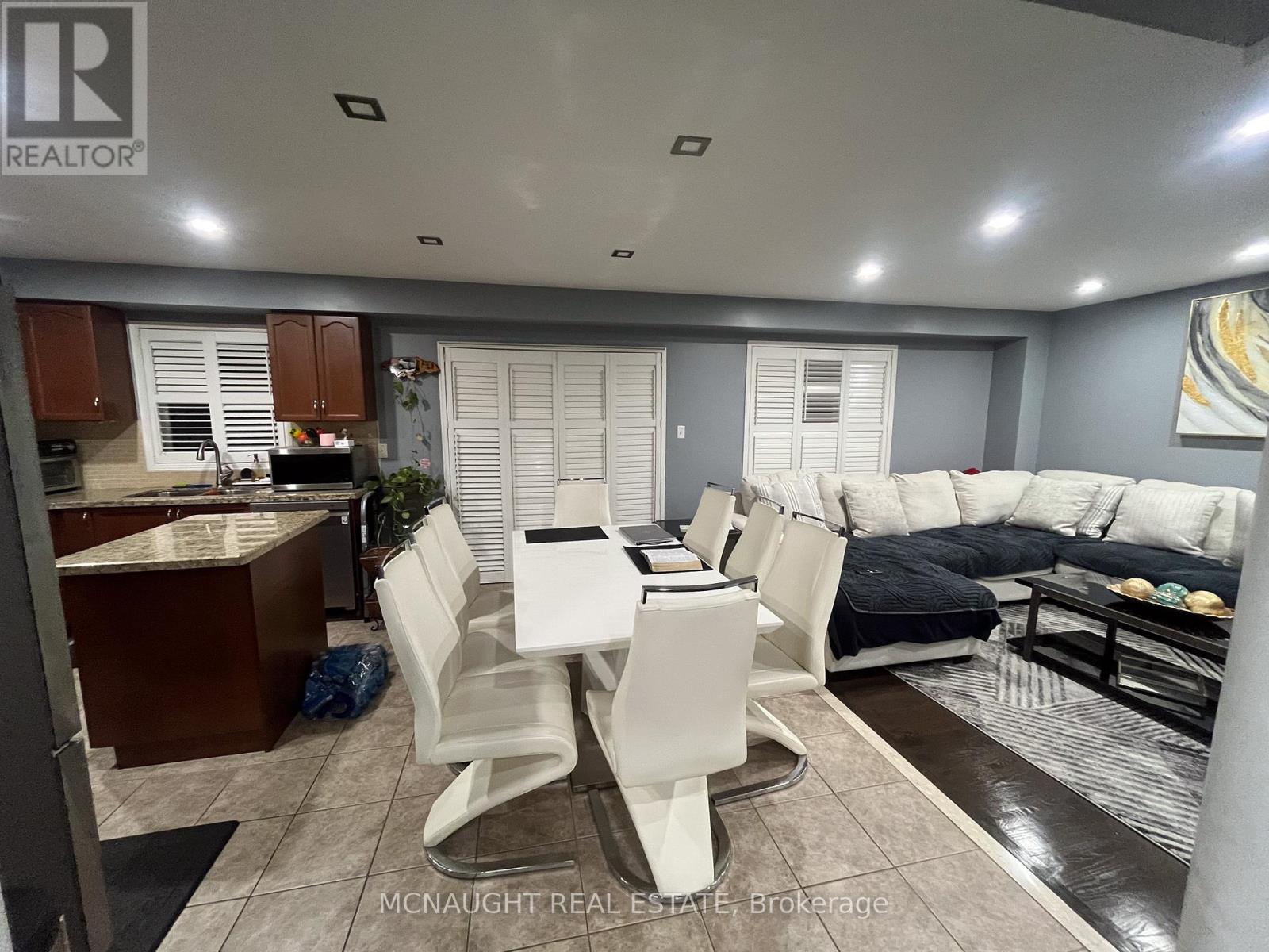 117 Crown Victoria Drive, Brampton, Ontario  L7A 3X9 - Photo 7 - W12707042