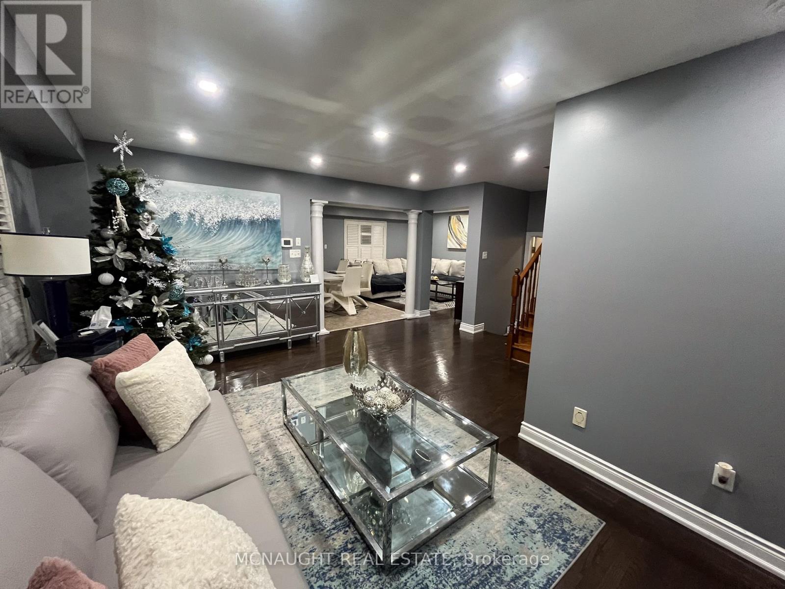 117 Crown Victoria Drive, Brampton, Ontario  L7A 3X9 - Photo 3 - W12707042