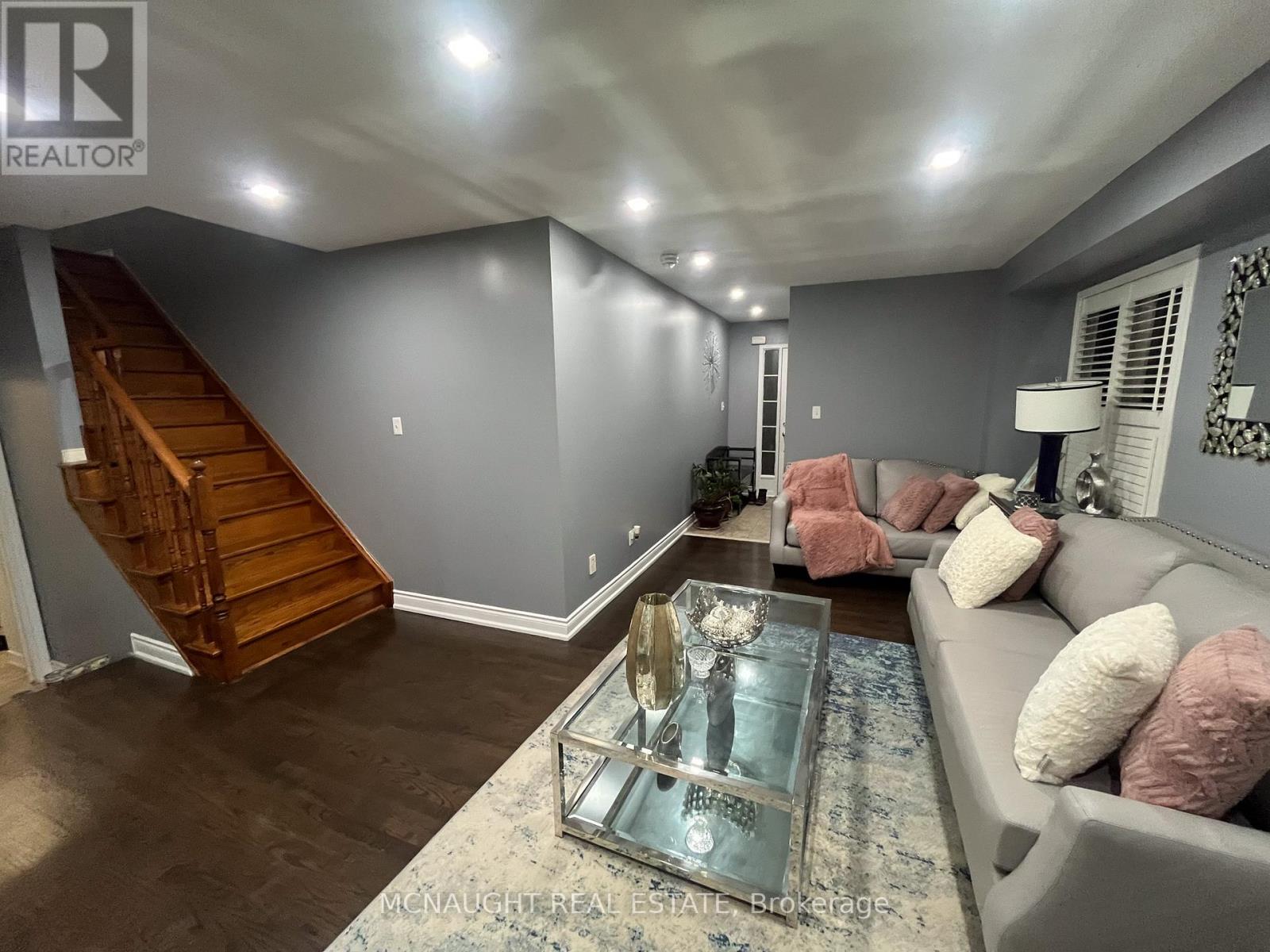 117 Crown Victoria Drive, Brampton, Ontario  L7A 3X9 - Photo 4 - W12707042