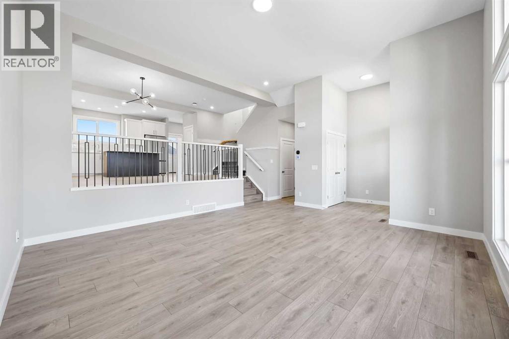 112 Mitchell  Nw, Calgary, Alberta  T3R 2G2 - Photo 3 - A2280208