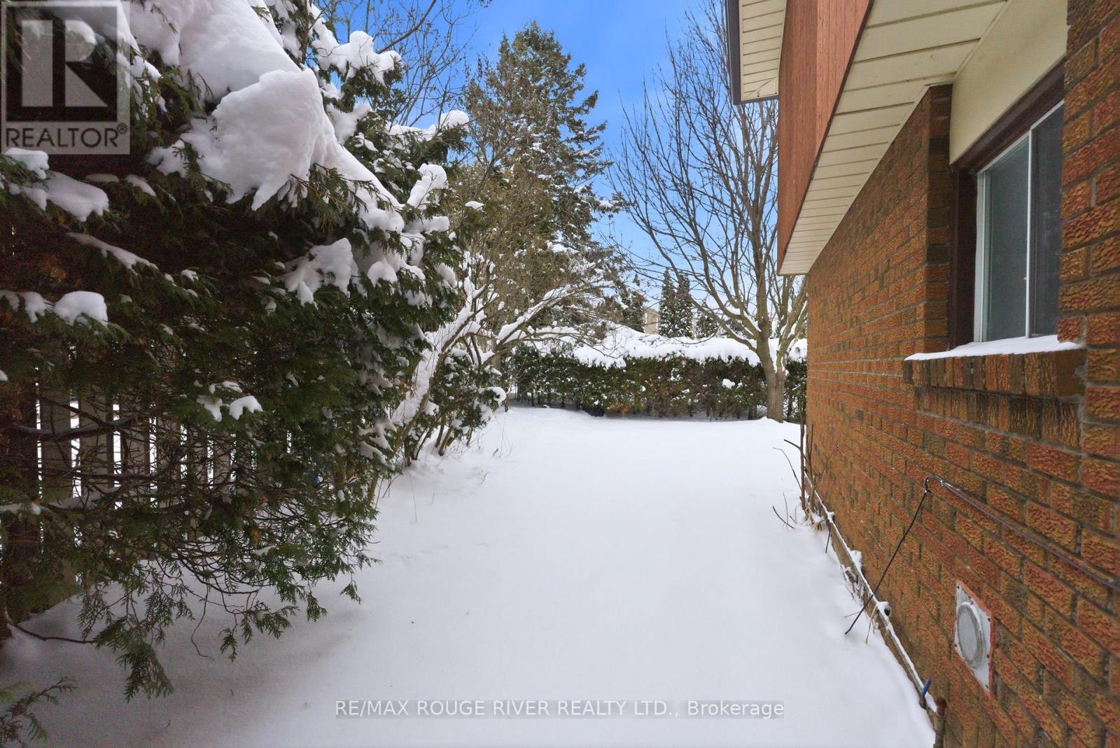 610 Bermuda Court, Oshawa, Ontario  L1J 6J6 - Photo 34 - E12709864