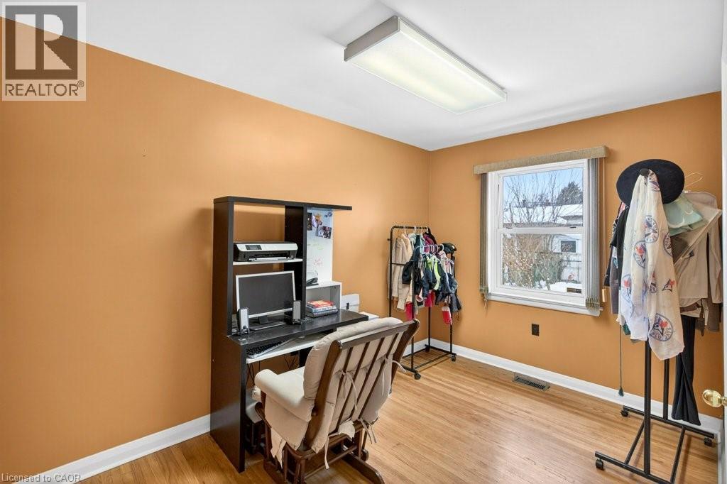 426 East 37th Street, Hamilton, Ontario  L8V 4B8 - Photo 24 - 40792399