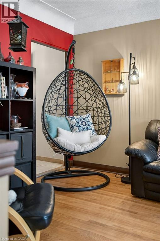 426 East 37th Street, Hamilton, Ontario  L8V 4B8 - Photo 8 - 40792399