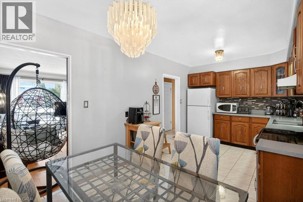 426 East 37th Street, Hamilton, Ontario  L8V 4B8 - Photo 16 - 40792399