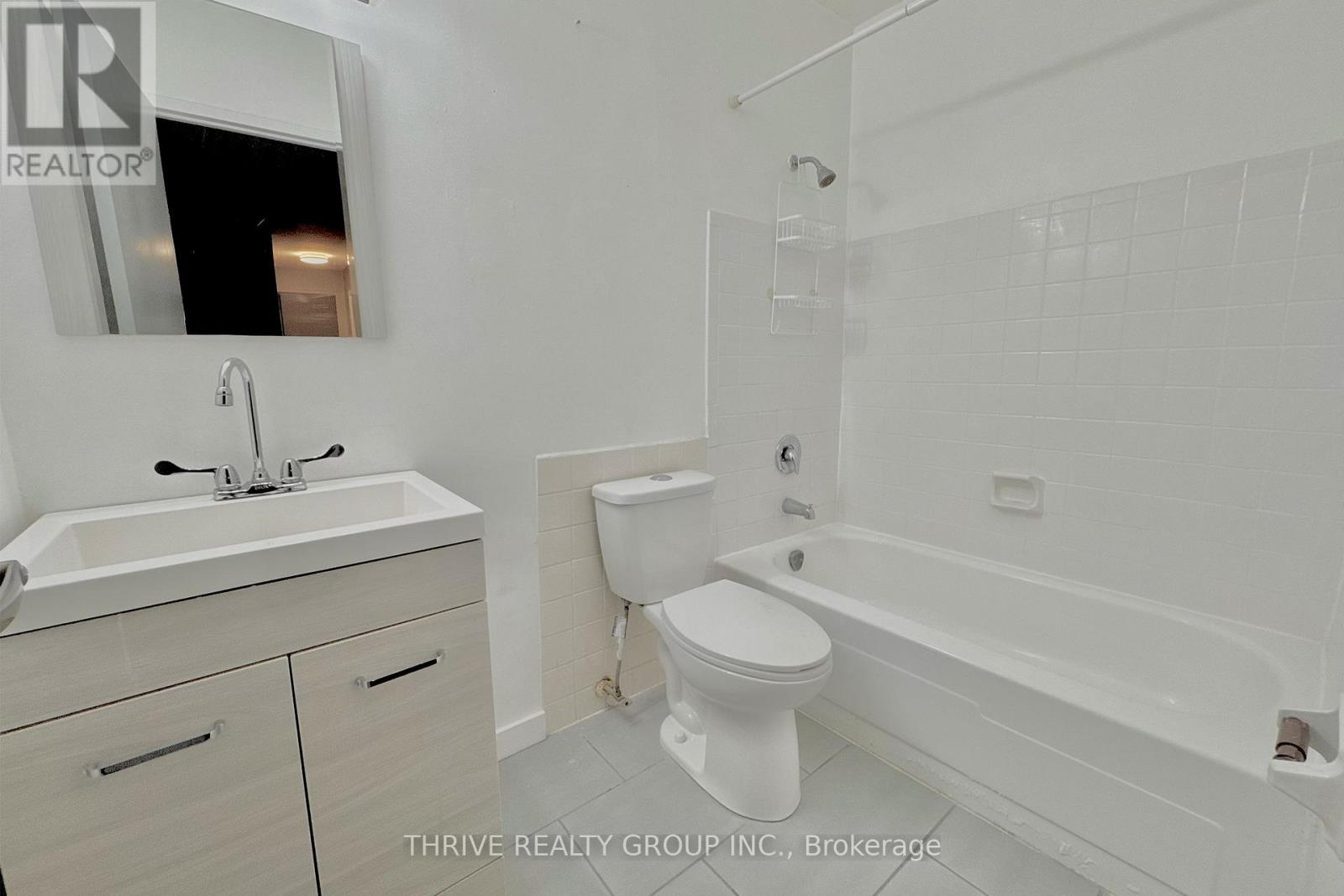 9 - 635 Wonderland Road S, London South, Ontario  N6K 1M1 - Photo 10 - X12709792