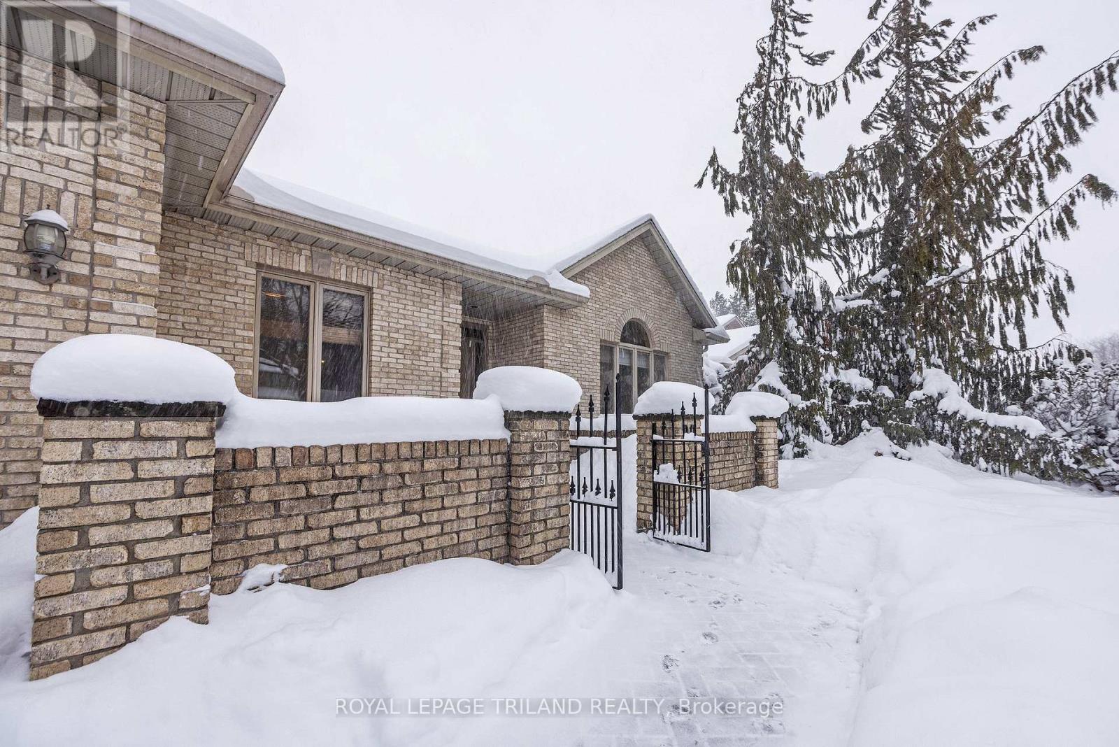 90 Longview Court, London South, Ontario  N6K 4J1 - Photo 2 - X12709802