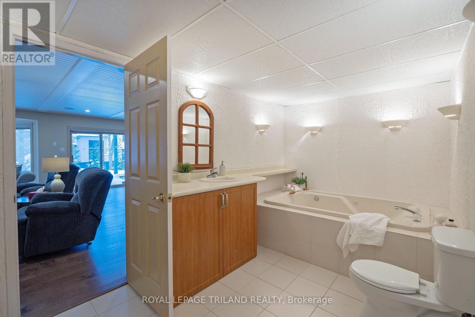 90 Longview Court, London South, Ontario  N6K 4J1 - Photo 32 - X12709802