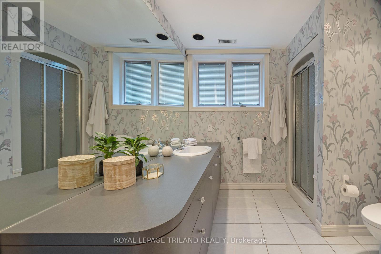 90 Longview Court, London South, Ontario  N6K 4J1 - Photo 36 - X12709802