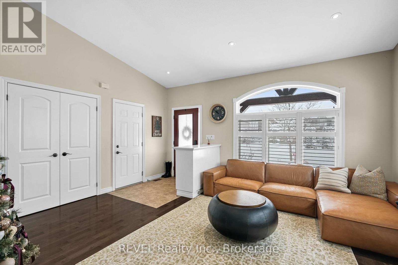 9069 Tapestry Court, Niagara Falls, Ontario  L2H 0E1 - Photo 7 - X12709868